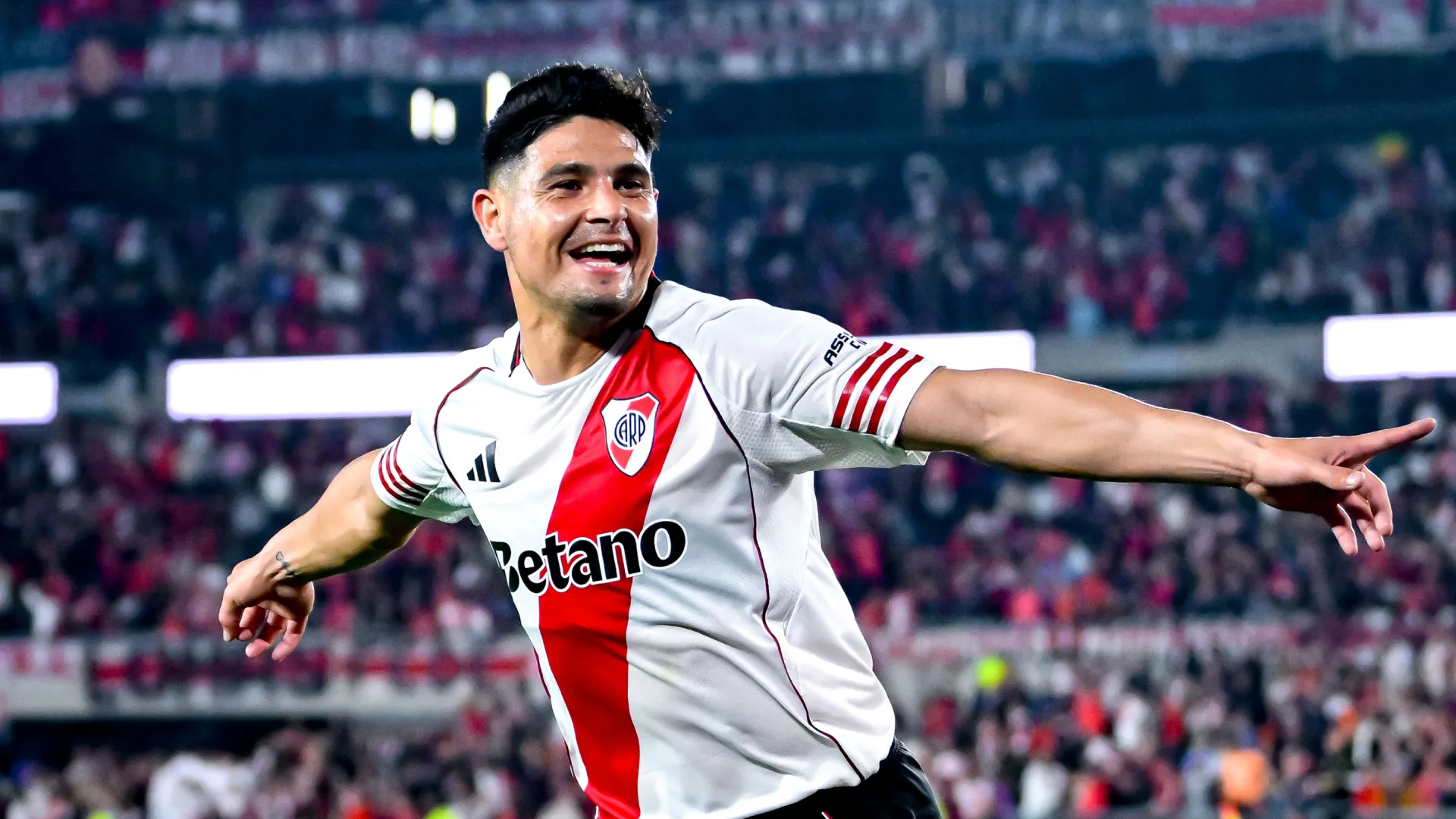 Maximiliano Salas celebra un gol en River. (Getty Images)