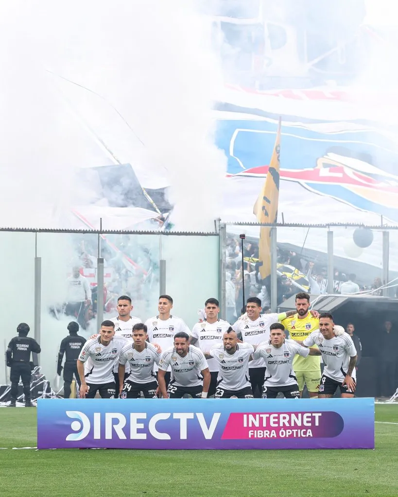 Los jugadores de Colo Colo en la previa al clásico. (Foto: @ColoColo).