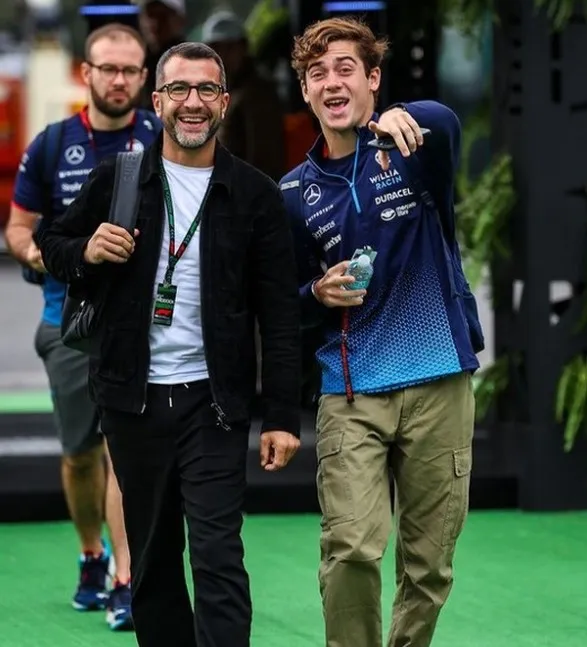Lucas Benamo junto a Franco Colapinto. (Foto: Kymillman)