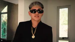 Jairo León, ex futbolista y actual cantante de reggaetón que fue detenido por robar casas.