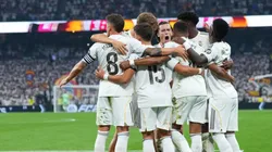Los jugadores del Real Madrid celebran un gol ante Real Oviedo.