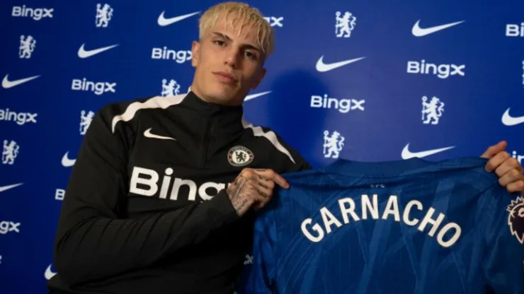Alejandro Garnacho durante su presentación como jugador de Chelsea.