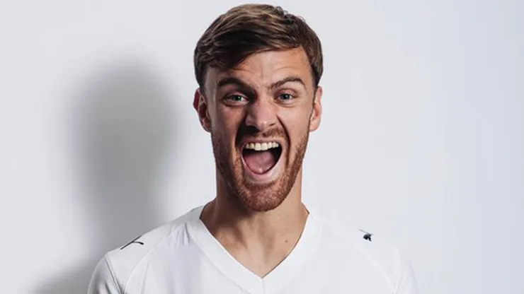 El ex delantero de River tendrá su primera experiencia en el fútbol español. (Foto de Valencia en X).