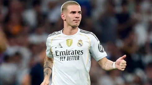 Franco Mastantuono con la camiseta del Real Madrid.