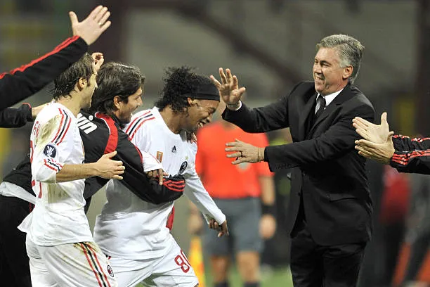 Ronaldinho fue dirigido por Ancelotti en el Milan. (Getty)