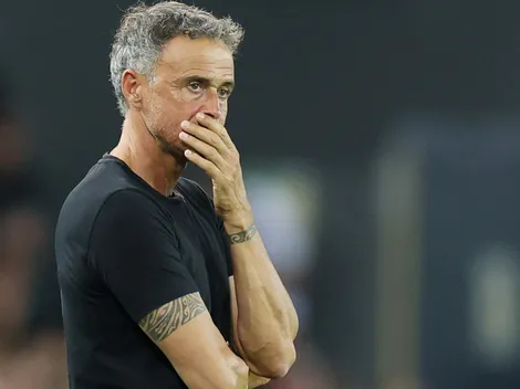 El incidente que sufrió Luis Enrique en plena fecha FIFA: "Fue trasladado a urgencias y será operado"