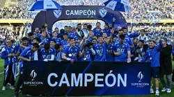 Los jugadores de Vélez festejando el título tras vencer a Central Córdoba.