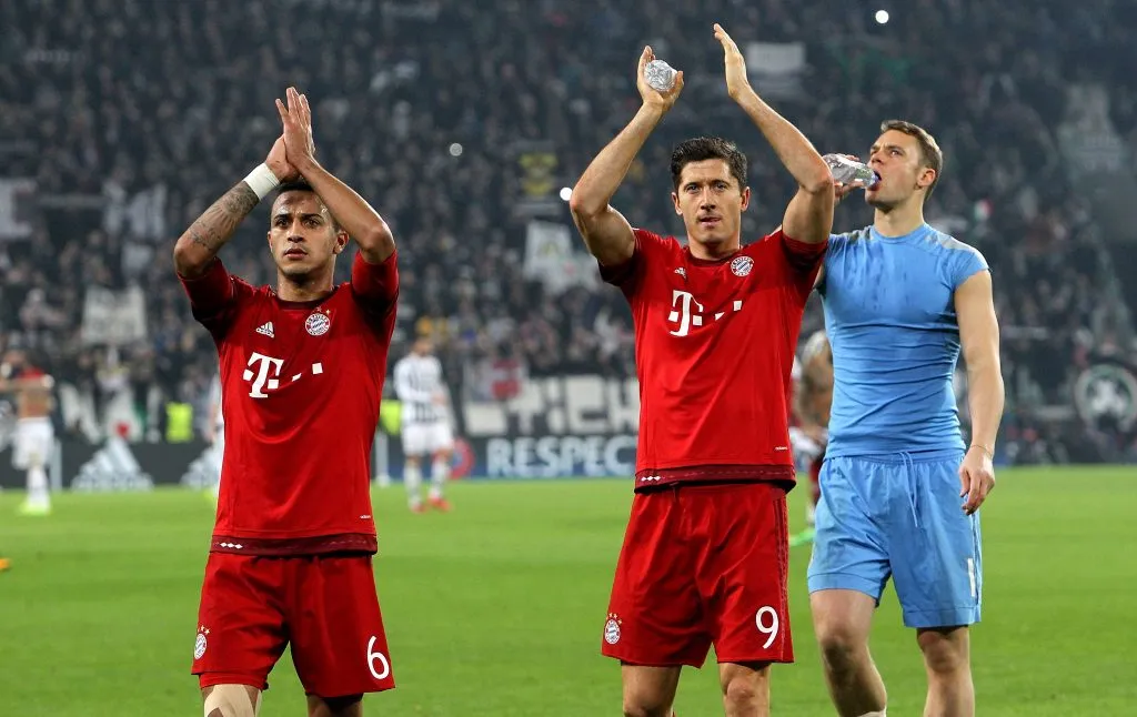 Thiago Alcántara, junto a Robert Lewandowski y Manuel Neuer, durante su estadía en Bayern Múnich. (Getty Images)