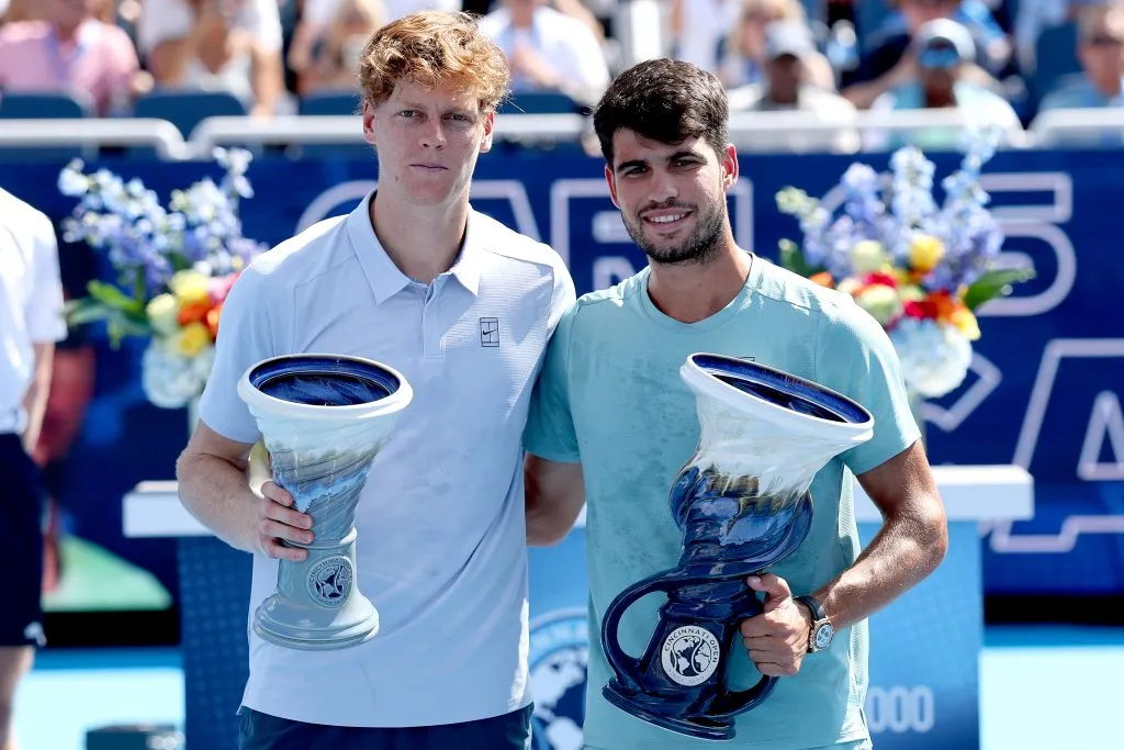 Sinner y Alcaraz se vieron por última vez las caras en la final del M1000 de Cincinnati, donde ganó el español tras el abandono del italiano. (Foto: Getty).