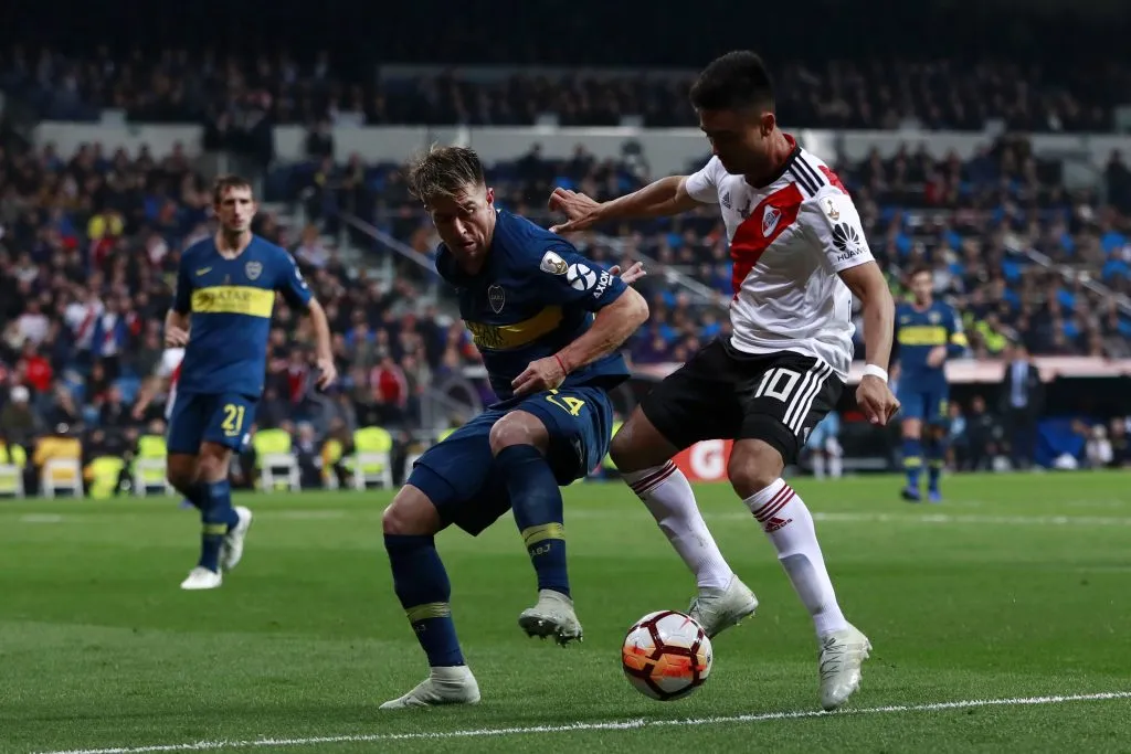 Buffarini marca al Pity Martínez. (Foto: Getty)