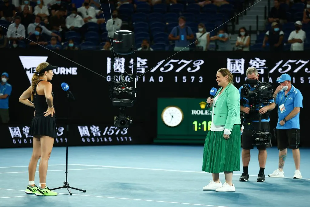 Jelena Dokic entrevista a Collins en el Abierto de Australia 2022. (Foto: Getty).