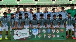 El equipo de Racing ante Real Madrid en el Mundial de Clubes Sub-18.