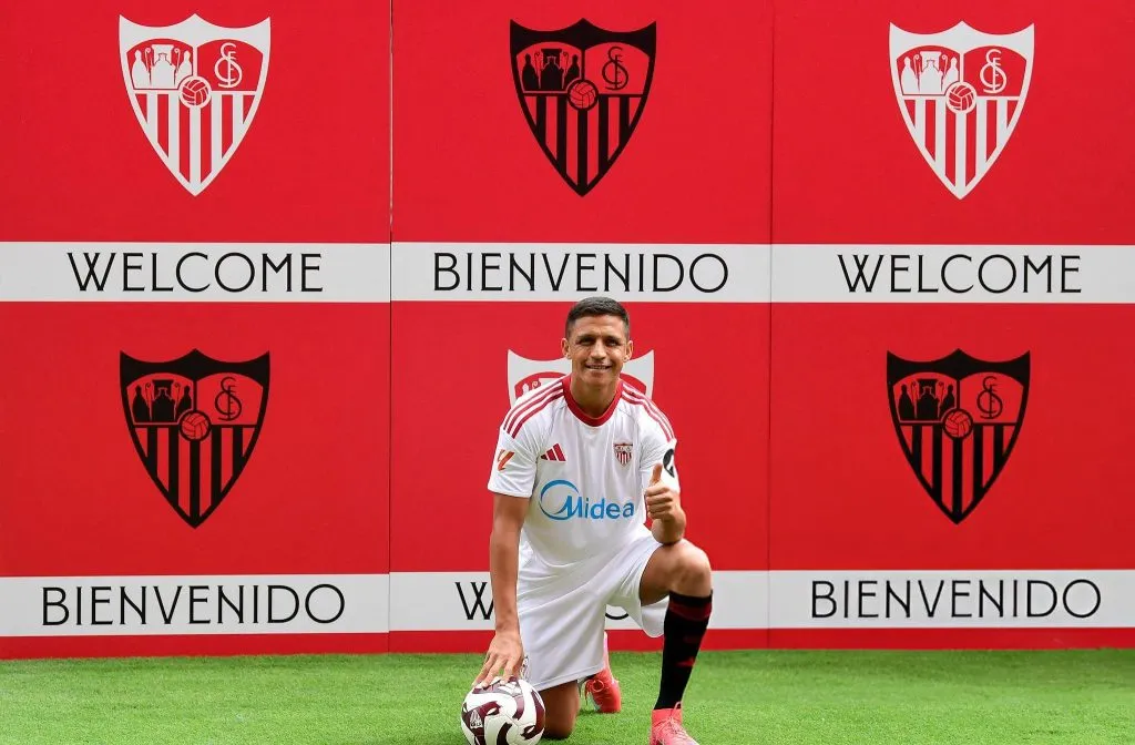 Alexis Sánchez llegó al Sevilla en el último día del mercado. (@sevillafc)