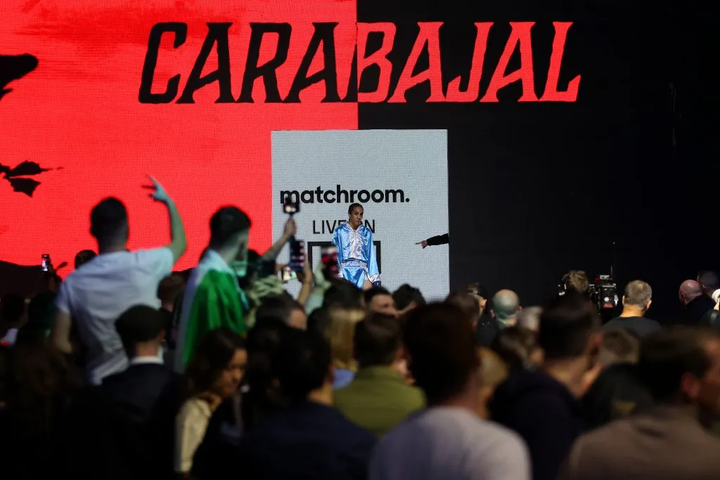 La caminata hacia el ring en Wembley. (Foto de Getty).