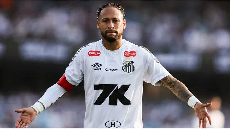Neymar, de actual presente en Santos.