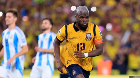 Enner Valencia celebra su gol ante Argentina.