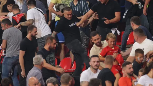 Incidentes en la tribuna en Serbia vs. Inglaterra
