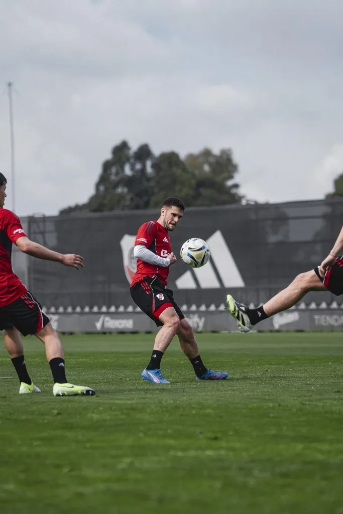 Bustos jugaría como titular ante Estudiantes. (Foto: Prensa River).