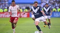 Huracán y Vélez animan un atractivo partido en Parque Patricios.