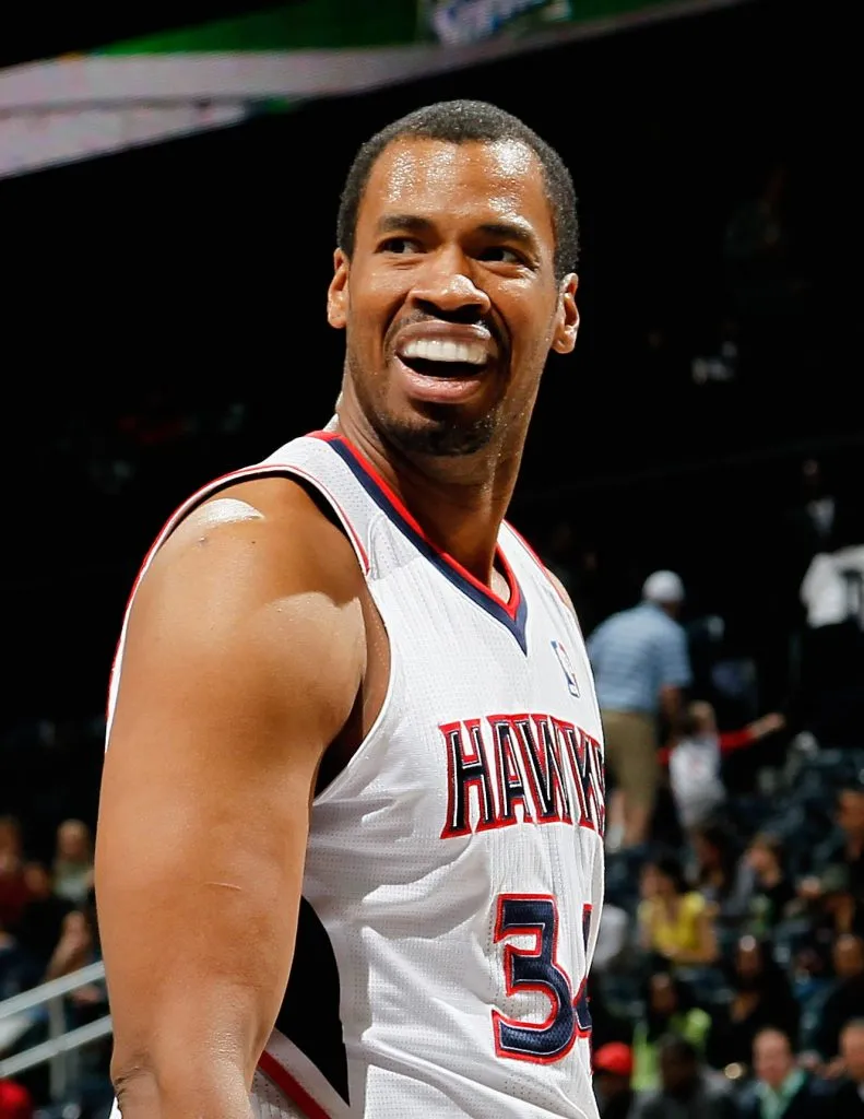 Jason Collins en un partido entre Atlanta Hawks y San Antonio Spurs. (Kevin C. Cox/Getty Images)