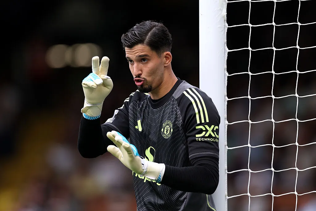 Bayindir defenderá el arco en el Derbi de Manchester contra el City de Guardiola. (Getty)