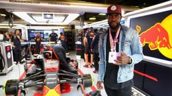 Samuel Umtiti en el box de Max Verstappen, en 2018.