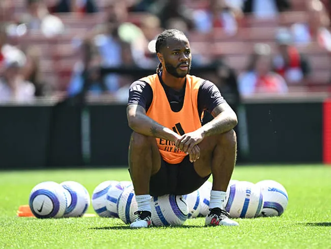 Raheem Sterling no está entre los jugadores considerados por Enzo Maresca. (Getty)
