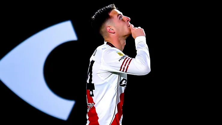 Giuliano Galoppo celebra su gol ante Estudiantes.