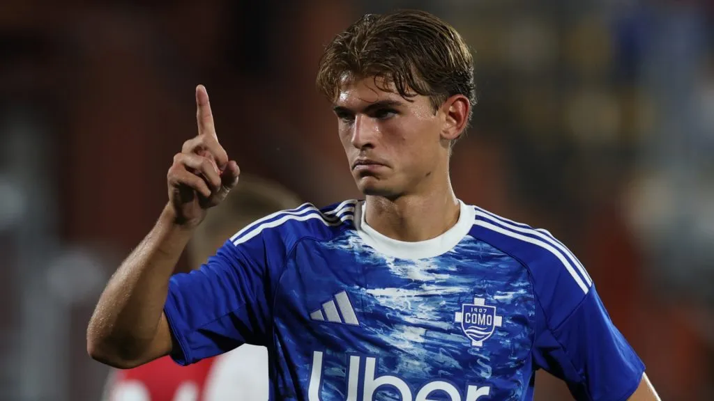 Nico Paz, una de las figuras en la que se posan los flashes futboleros (Getty).