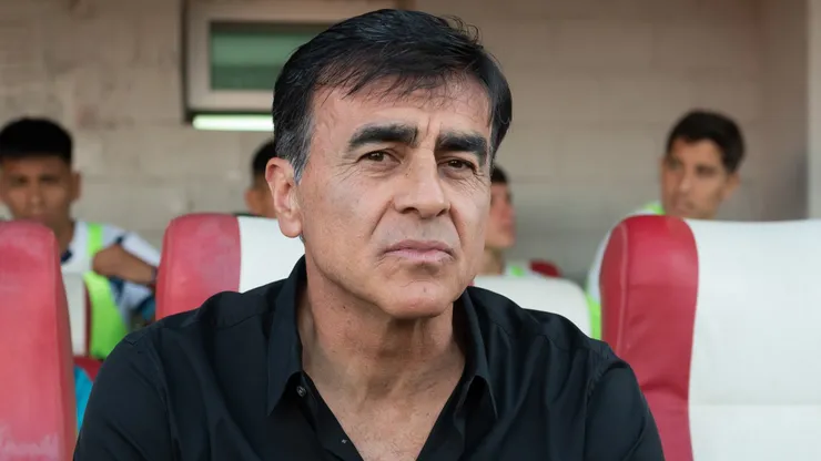 Gustavo Quinteros, el DT que quiere Independiente.