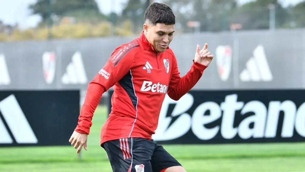 Juanfer Quintero podría ir desde el arranque en Brasil. (Foto: Prensa River).