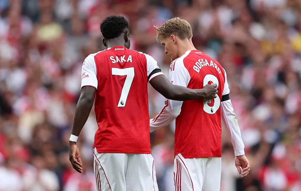Bukayo Saka y Odegaard, las dos grandes ausencias del Arsenal. (Getty)