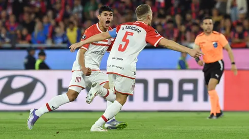 Santiago Ascacíbar será titular en Estudiantes en el juego vs Flamengo, pero está al límite de tarjetas amarillas.