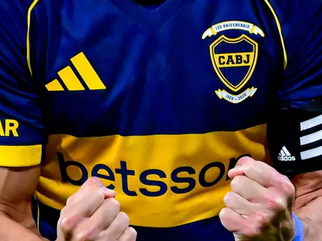 Dani Alves posó con la camiseta de Boca en medio de la polémica con Pumas