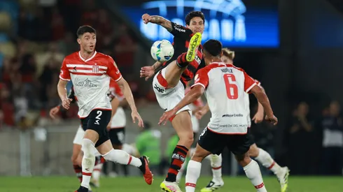 Flamengo y Estudiantes en el Estadio Maracaná.