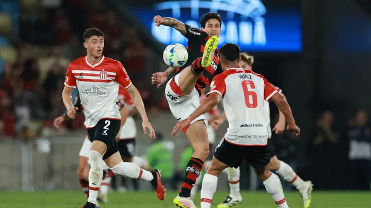Flamengo y Estudiantes en el Estadio Maracaná.