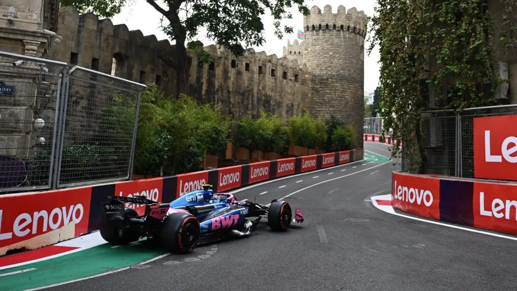 Viernes difícil para Colapinto y Alpine en el callejero de Bakú. (X/@AlpineF1Team)