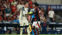 Gonzalo Plata fue expulsado en Flamengo vs. Estudiantes.