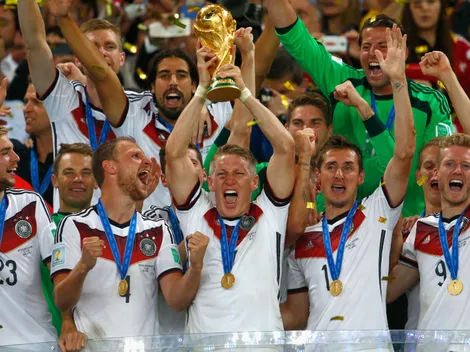 Le ganó un Mundial a Argentina pero sufrió a Messi, lo dirigieron Guardiola y Ancelotti y hoy anunció su retiro en una liga insólita