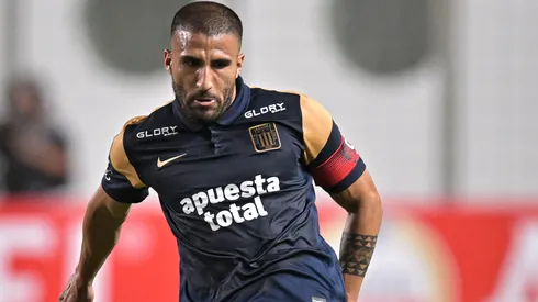 Josepmir Ballón, el nombre de los 15 títulos y cinco descensos.