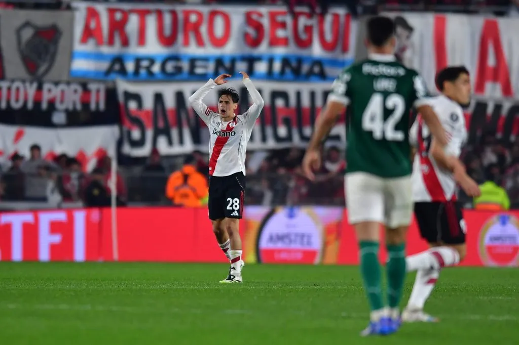 Martínez Quarta marcó el descuento de River ante Palmeiras. El encuentro finalizó 2 a 1 a favor de los brasileños. (Foto: Getty).