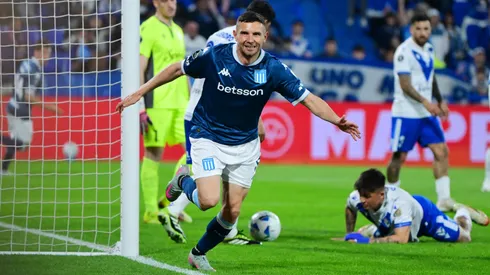 Adrián Martínez anotó el gol de la victoria por 1-0 de Racing ante Vélez en Liniers por el partido de ida de los cuartos de final de la Copa Libertadores 2025.