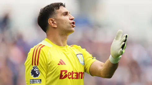 Dibu Martínez, arquero de Aston Villa.