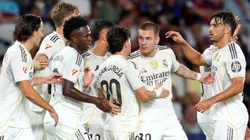 Mastantuono celebra su primer gol en Real Madrid junto a sus compañeros.