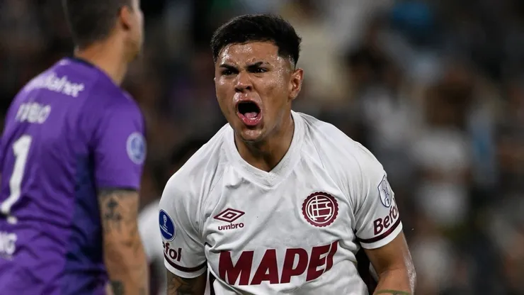 Dylan Aquino, autor del gol heroico para Lanús.