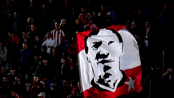 Los hinchas de Estudiantes en 1 y 57.
