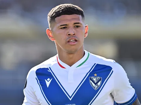 Escándalo: FIFA suspendió a un titular de Vélez y a dos argentinos más por falsificación de documentos