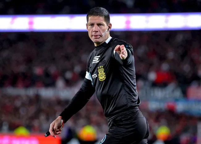 Nicolás Ramírez, árbitro argentino. (Getty Images)