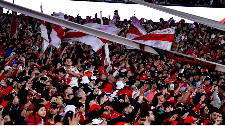 Los 2 jugadores que fueron silbados por los hinchas de River en la previa del partido ante Riestra