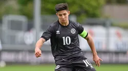 Dastán Satpáyev, futbolista kazajo que fue comprado por Chelsea. (@d.satpayev)